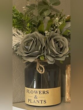 Gray Artificial Rose Bouquet in Black Vase - Flowers & Plants